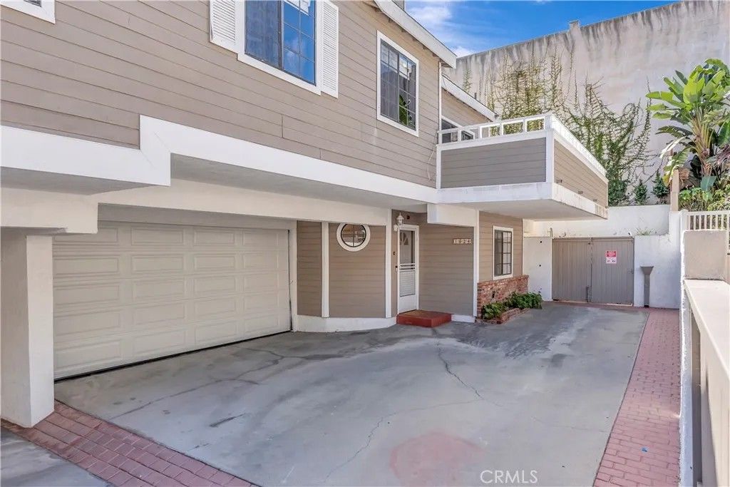 Photo of 1924 Mathews Avenue #C, Redondo Beach, CA 90278 (MLS # PW26081460)
