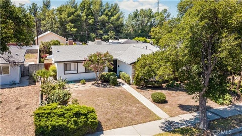 Photo of 17050 Rinaldi Street, Granada Hills, CA 91344 (MLS # SR26135656)