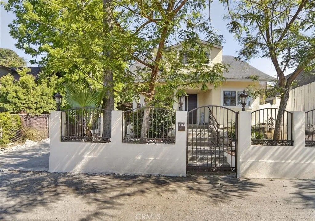Photo of 5929 Weaver Lane, Los Angeles, CA 90042 (MLS # DW26104790)