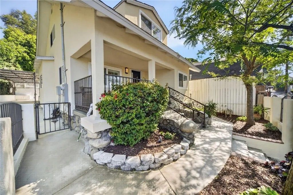 Photo of 5929 Weaver Lane, Los Angeles, CA 90042 (MLS # DW26104790)
