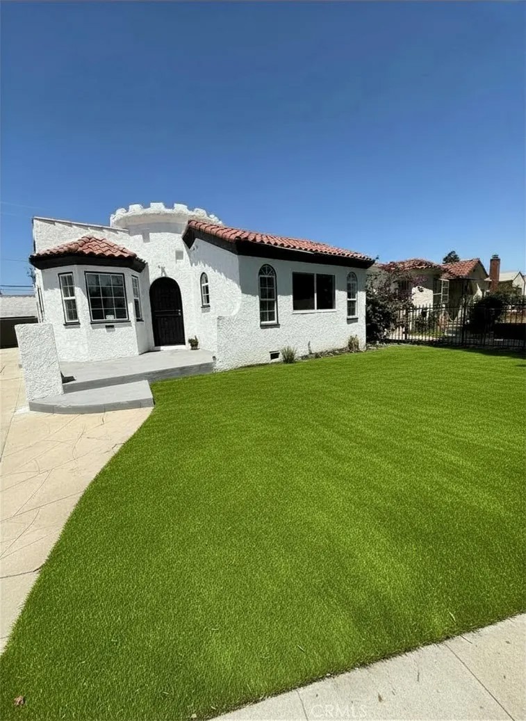 1415 N Spring