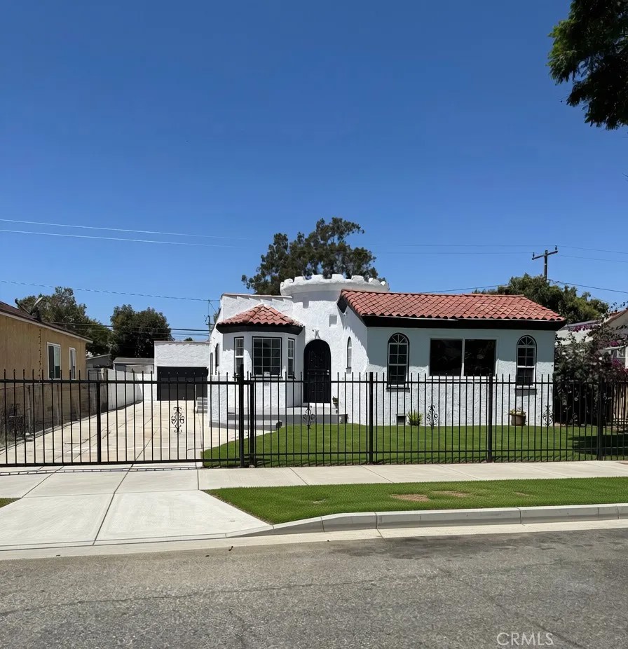 1415 N Spring
