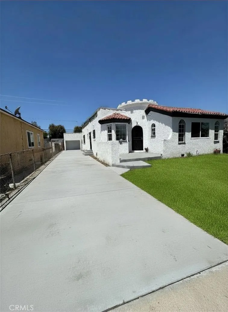 1415 N Spring