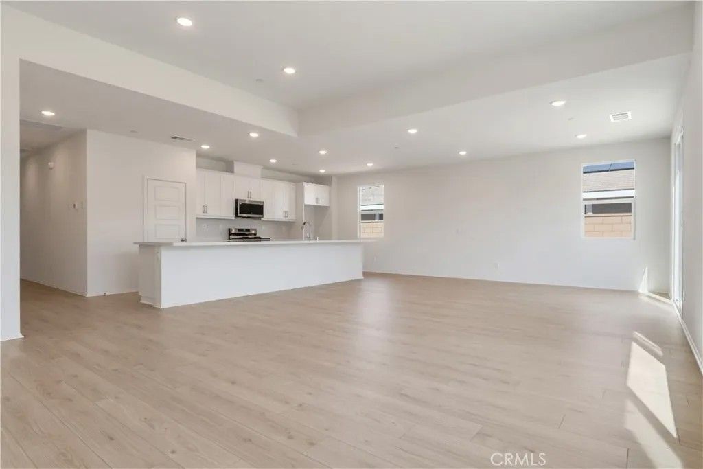 Photo of 13845 Mesa View Drive, Victorville, CA 92392 (MLS # SR25274524)