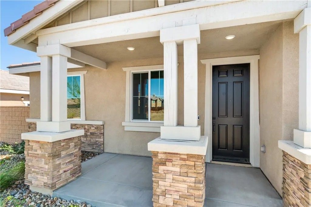 Photo of 13845 Mesa View Drive, Victorville, CA 92392 (MLS # SR25274524)