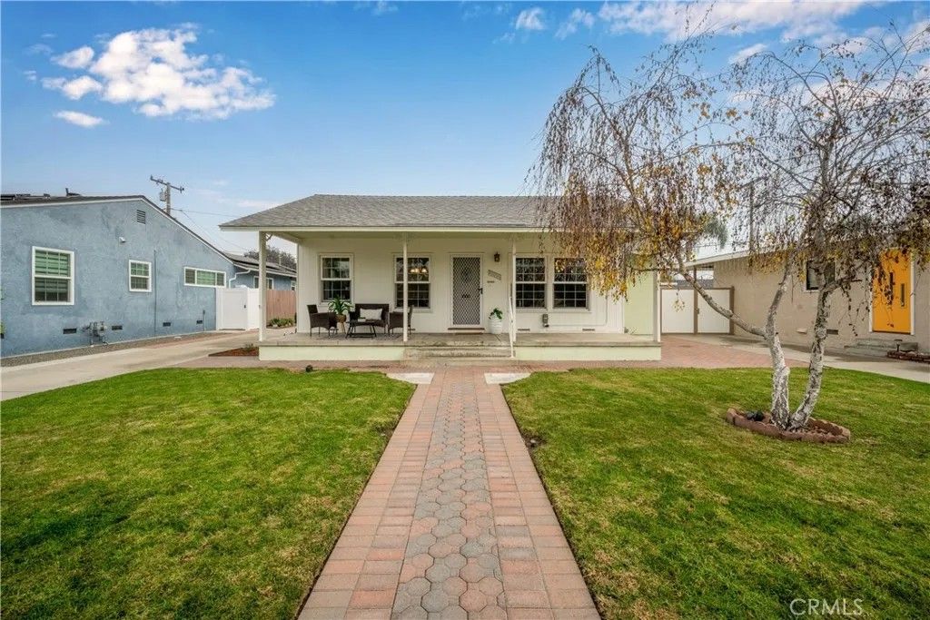 Photo of 3022 Heather Rd, Long Beach, CA 90808 (MLS # PW25280535)