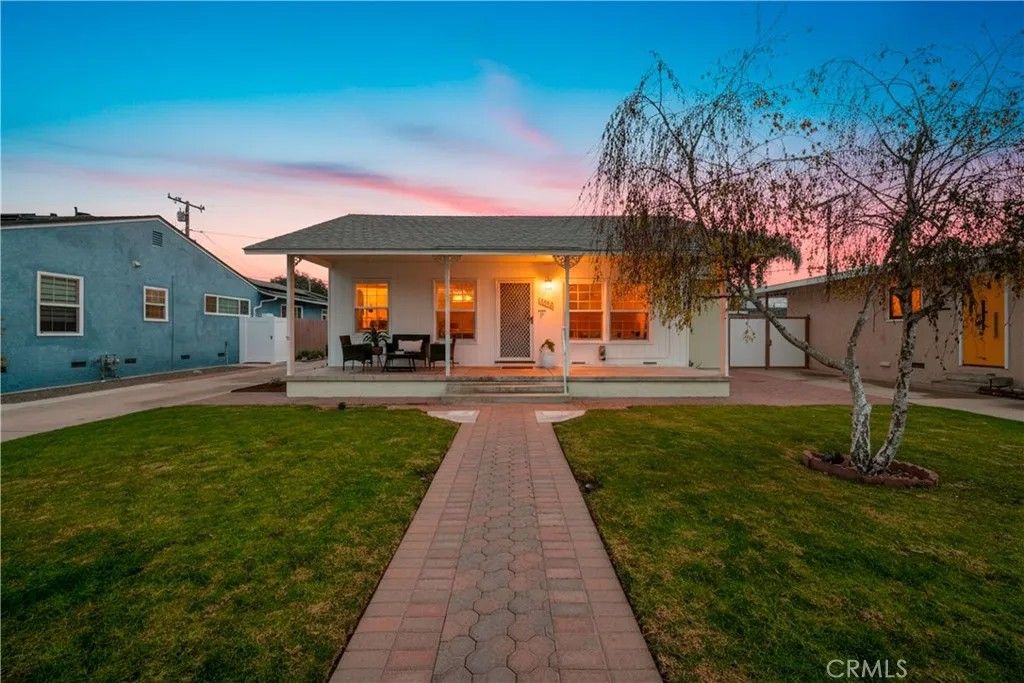 Photo of 3022 Heather Rd, Long Beach, CA 90808 (MLS # PW25280535)