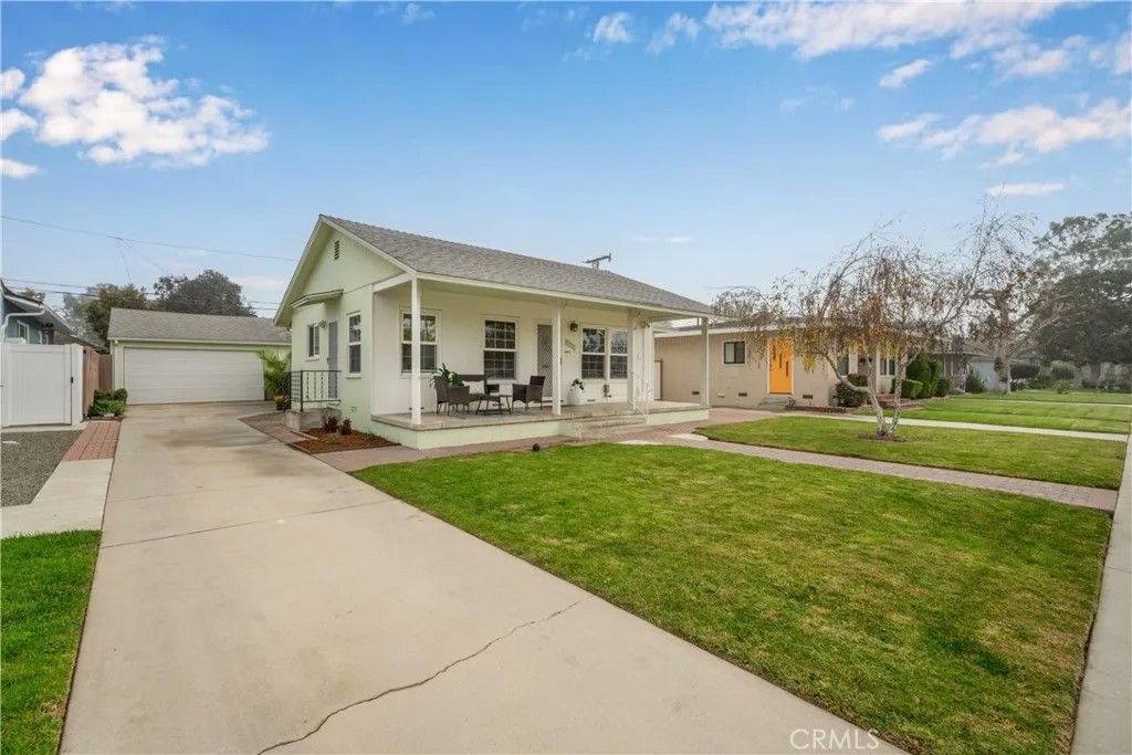 Photo of 3022 Heather Rd, Long Beach, CA 90808 (MLS # PW25280535)