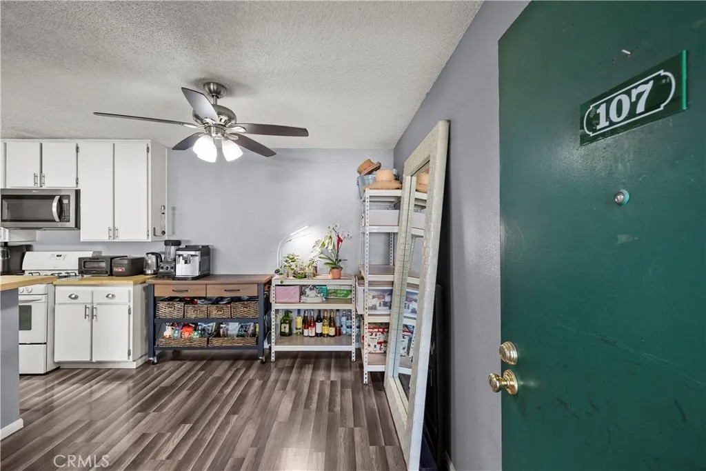 15220 Ocaso Ave. H107