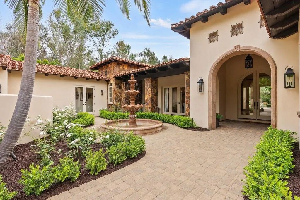 Photo of 16614 Circa Del Sur, Rancho Santa Fe, CA 92067 (MLS # NDP2603264)