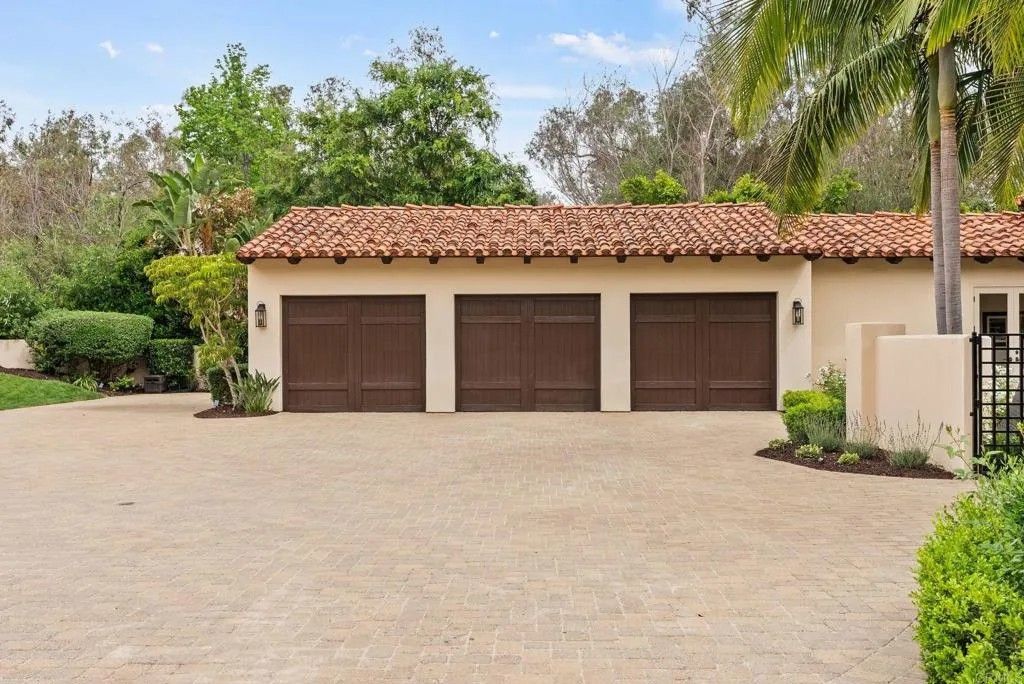 Photo of 16614 Circa Del Sur, Rancho Santa Fe, CA 92067 (MLS # NDP2603264)