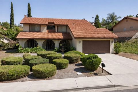 Photo of 1420 Timberlane Dr, Riverside, CA 92506 (MLS # OC26046458)