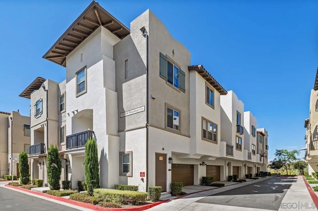 Photo of 340 Waterbury Ct, Santee, CA 92071 (MLS # 260021677)