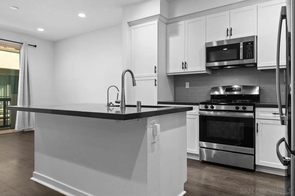 Photo of 340 Waterbury Ct, Santee, CA 92071 (MLS # 260021677)