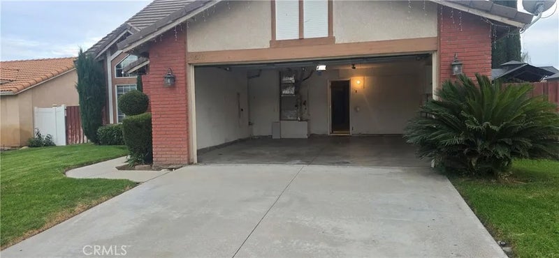 2633 W Loma Vista Drive