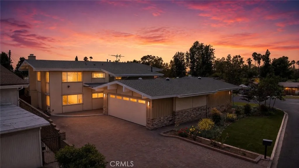 8820 Meadowbrook