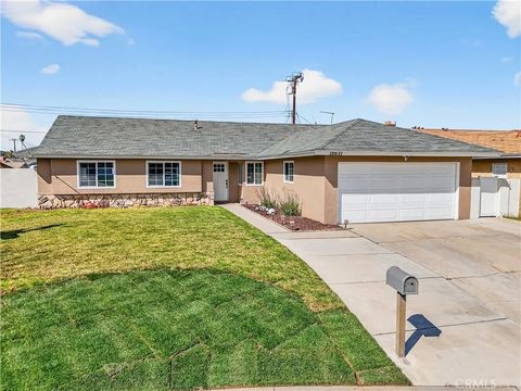 Photo of 12671 Hollyglen Cir, Riverside, CA 92503 (MLS # MB26042479)