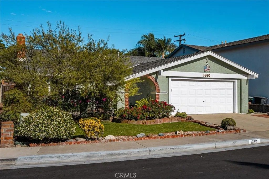 Photo of 1650 S Carnelian, Anaheim, CA 92802 (MLS # PW26092207)