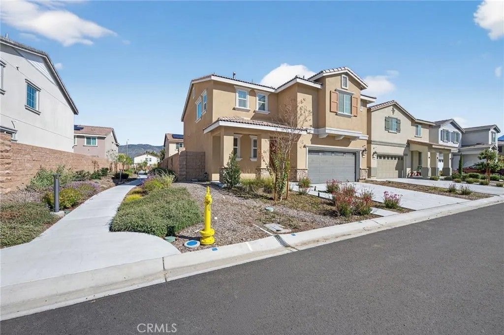 Photo of 694 Dahlia Ln, San Jacinto, CA 92583 (MLS # SW26033696)