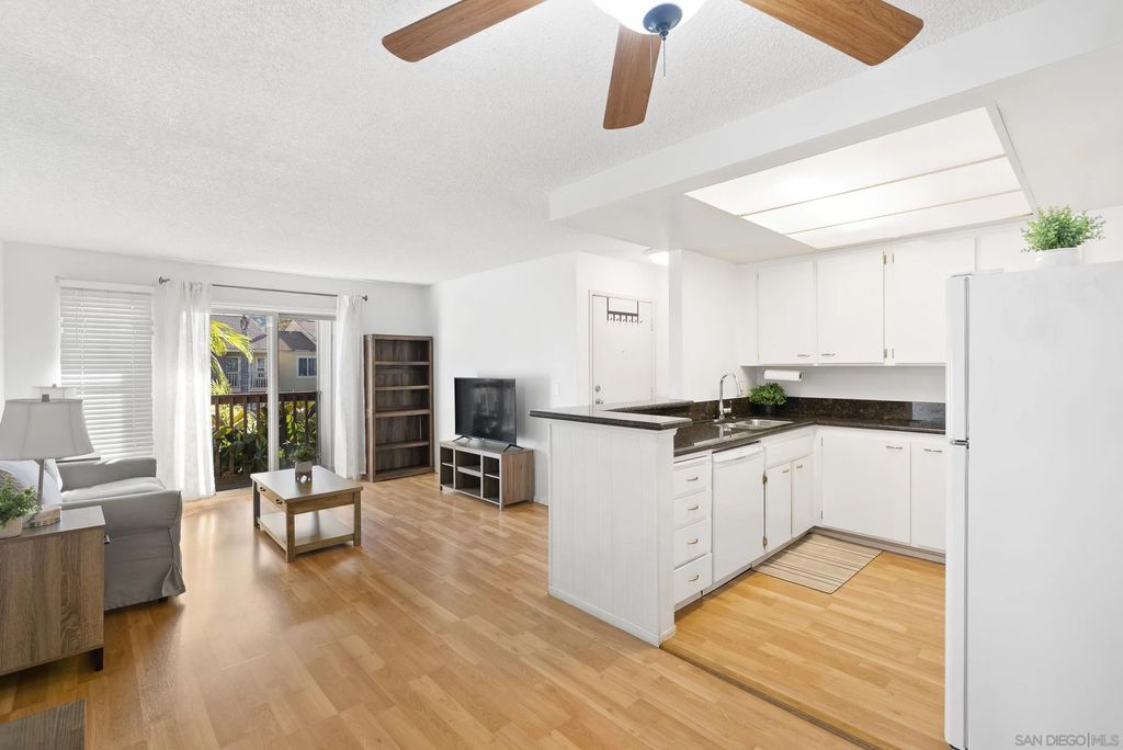 Photo of 5978 Rancho Mission Rd #274, San Diego, CA 92108 (MLS # 2600927)