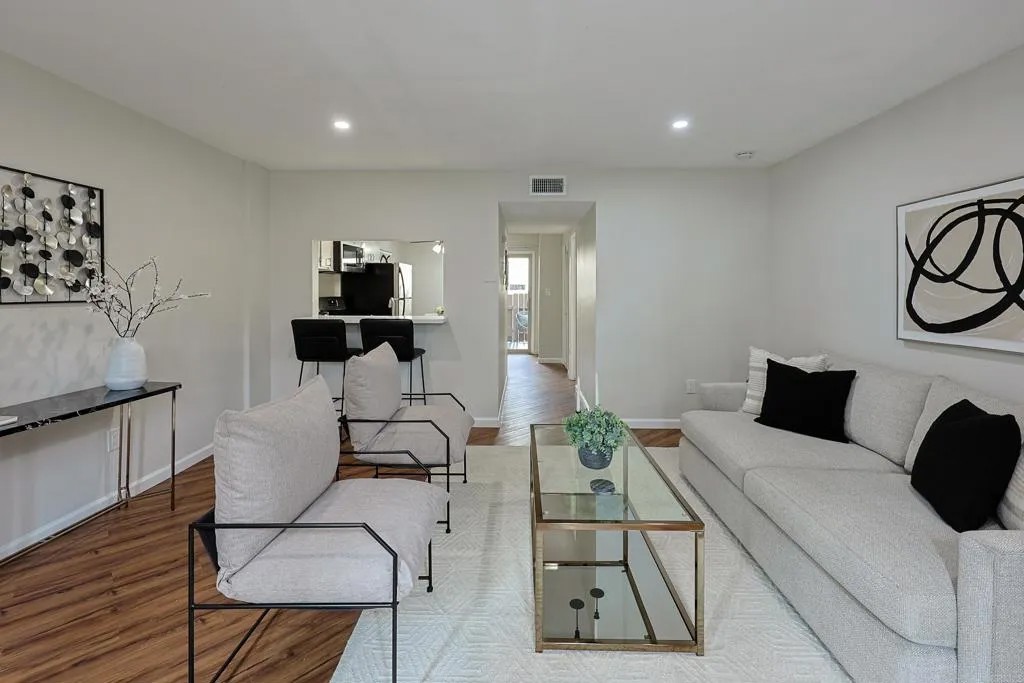 464 Woodlawn B