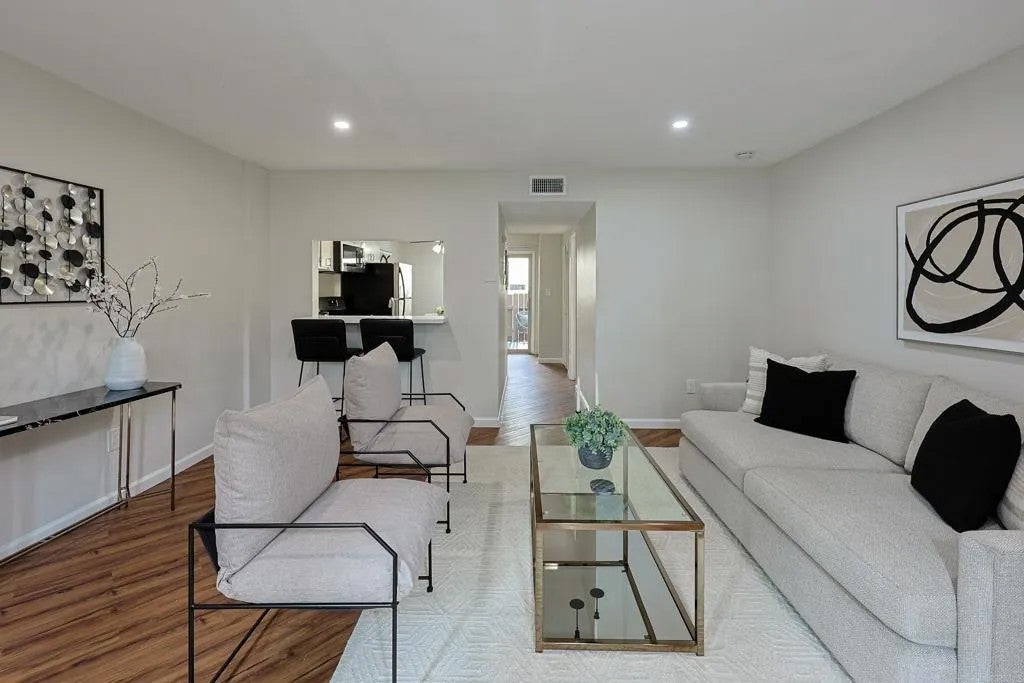 Photo of 464 Woodlawn AVE #B, Chula Vista, CA 91910 (MLS # PTP2605119)