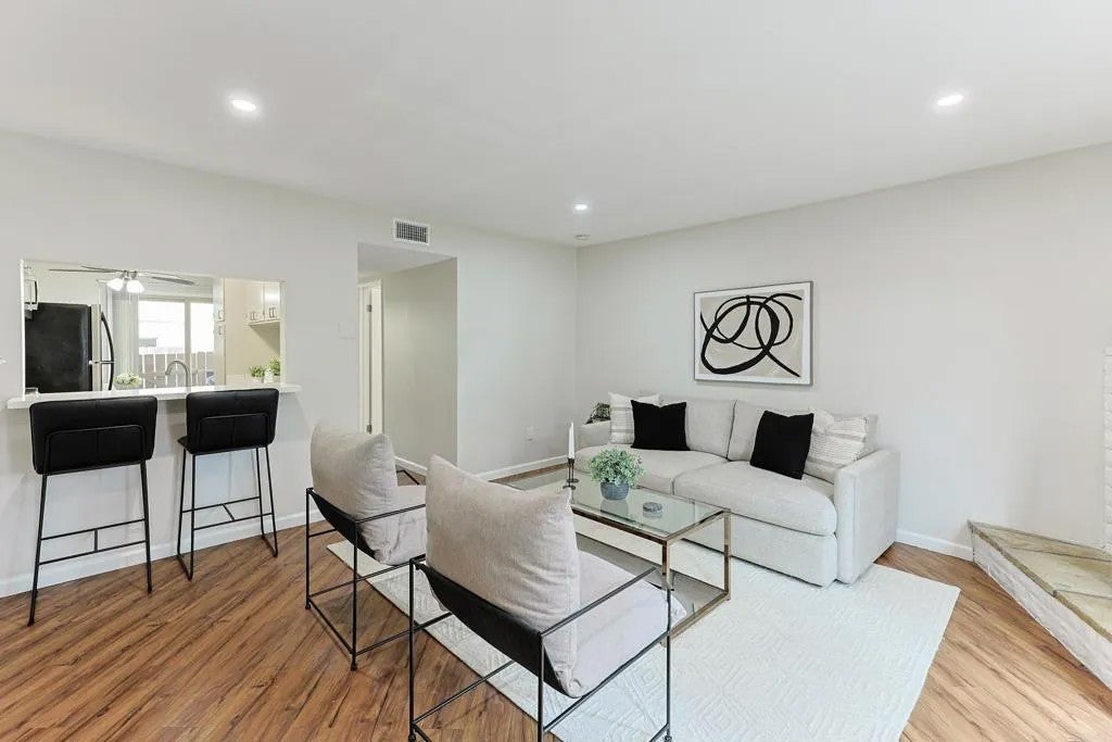 Photo of 464 Woodlawn AVE #B, Chula Vista, CA 91910 (MLS # PTP2605119)