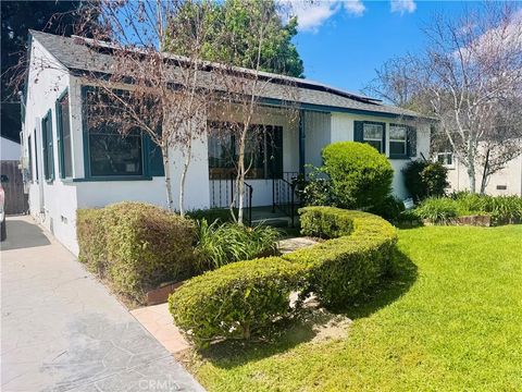 Tiny photo for 10551 Karmont Ave, South Gate, CA 90280 (MLS # DW26069598)