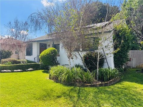 Tiny photo for 10551 Karmont Ave, South Gate, CA 90280 (MLS # DW26069598)