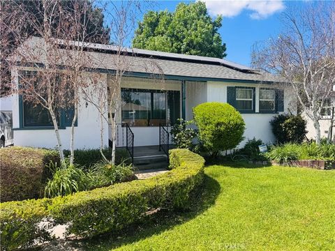 Tiny photo for 10551 Karmont Ave, South Gate, CA 90280 (MLS # DW26069598)