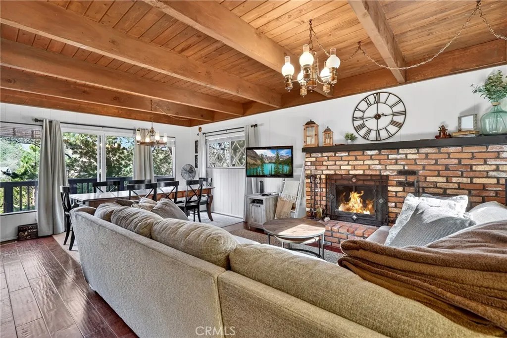 1341 Calgary Drive