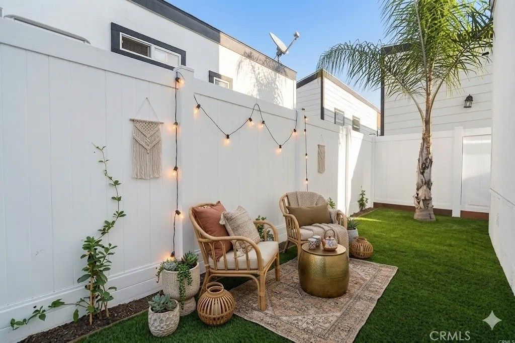 Photo of 8250 Lankershim Boulevard #122, North Hollywood, CA 91605 (MLS # SR26082953)