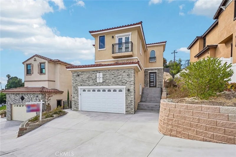 677 Castlehill