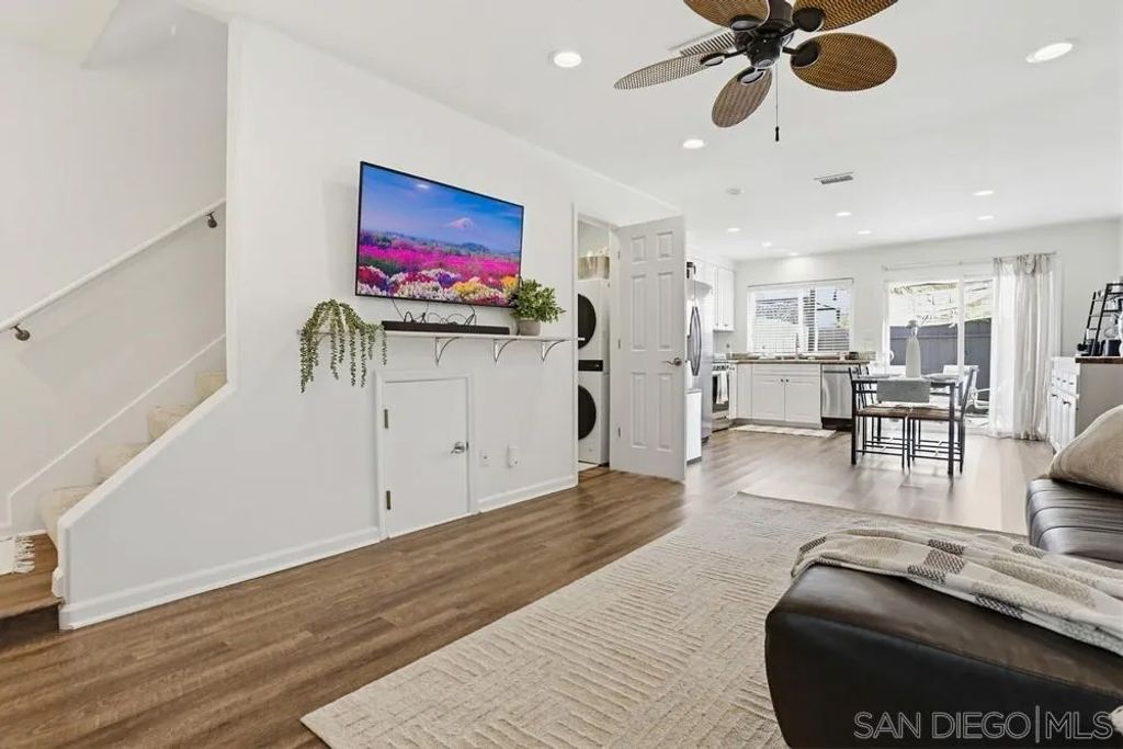 Photo of 3466 Seabreeze Walk, Oceanside, CA 92056 (MLS # 260009525)