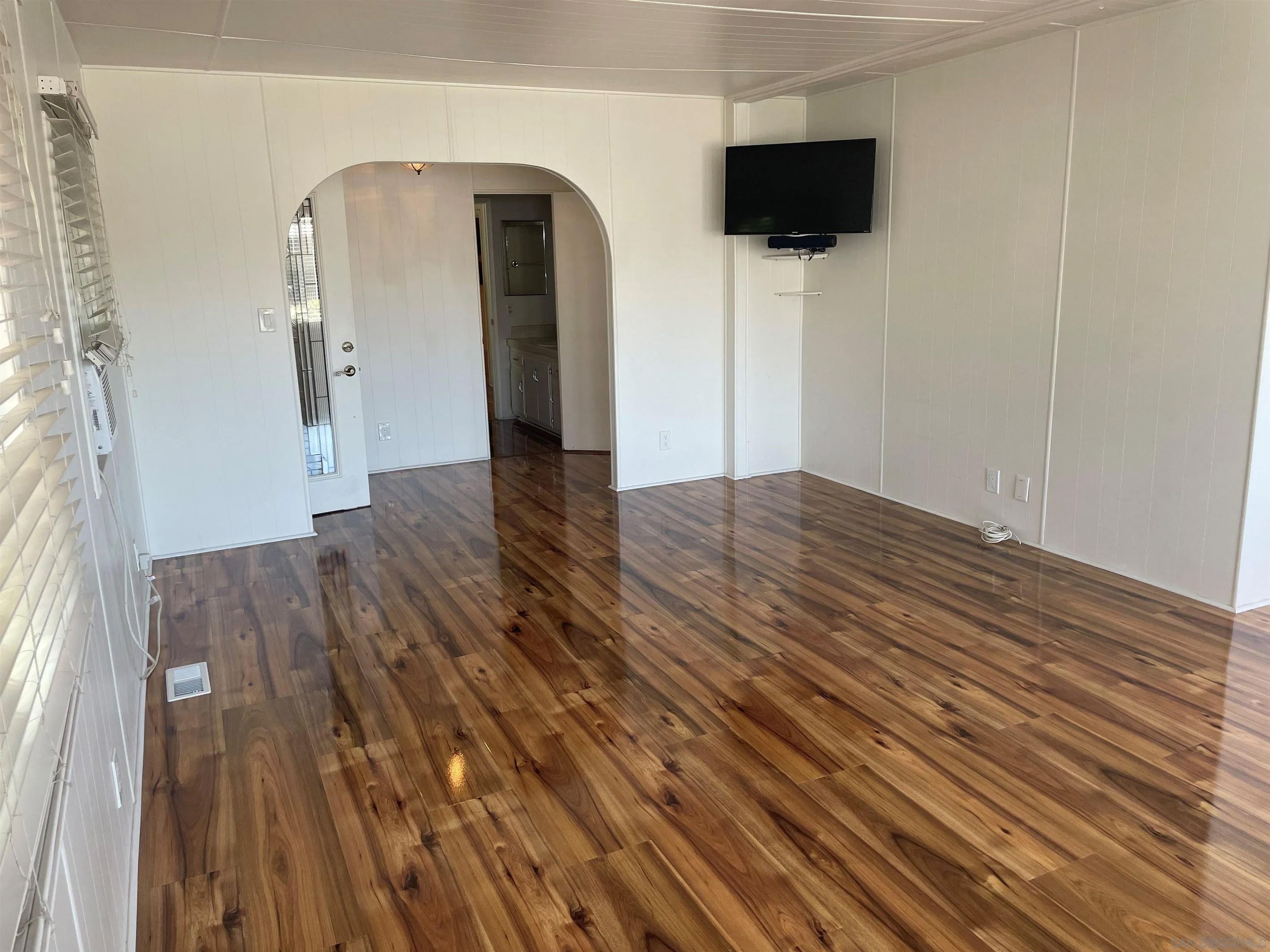 1120 E Mission RD 39