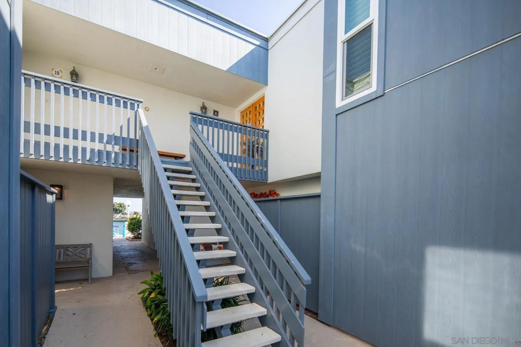 Photo of 8 Antigua Ct, Coronado, CA 92118 (MLS # 250044148)