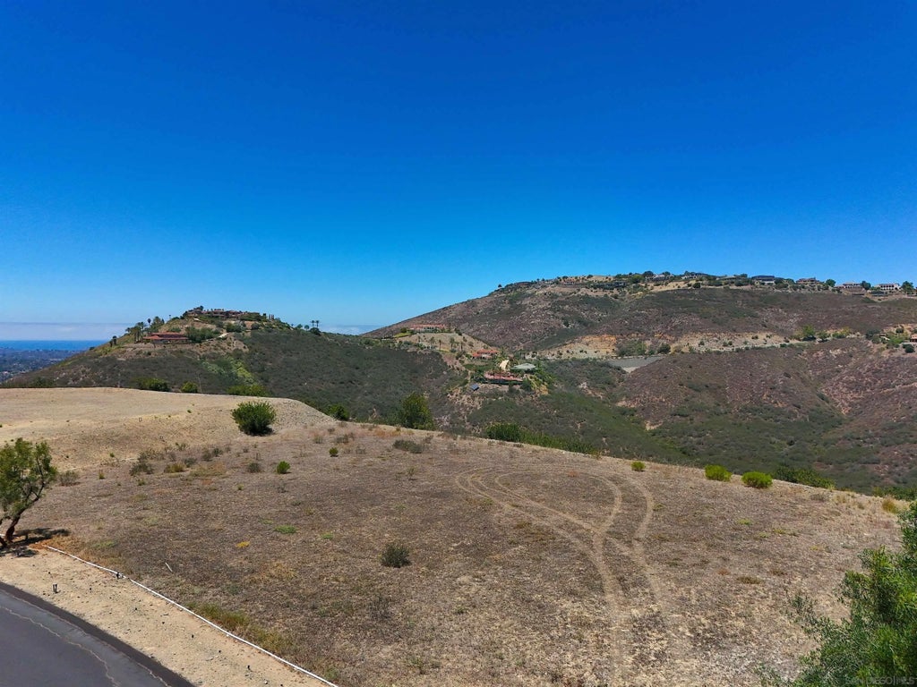 Photo of 17928 El Brazo, Rancho Santa Fe, CA 92067 (MLS # 260021156)