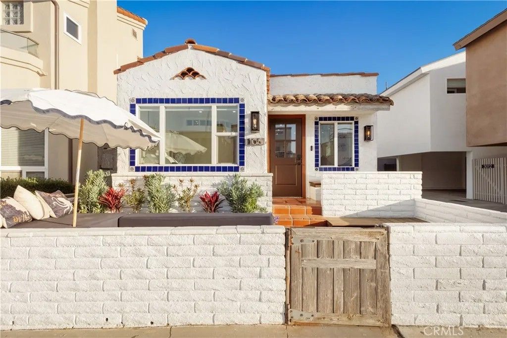 Photo of 106 31st Street, Newport Beach, CA 92663 (MLS # LG26049369)