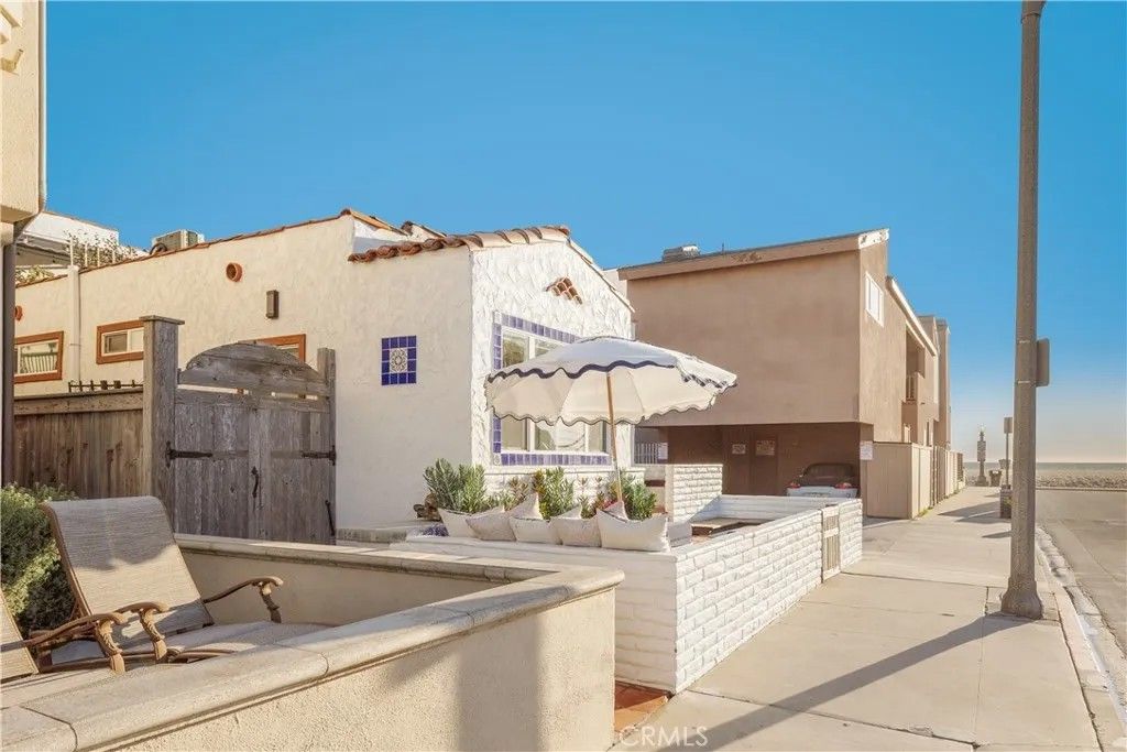 Photo of 106 31st Street, Newport Beach, CA 92663 (MLS # LG26049369)