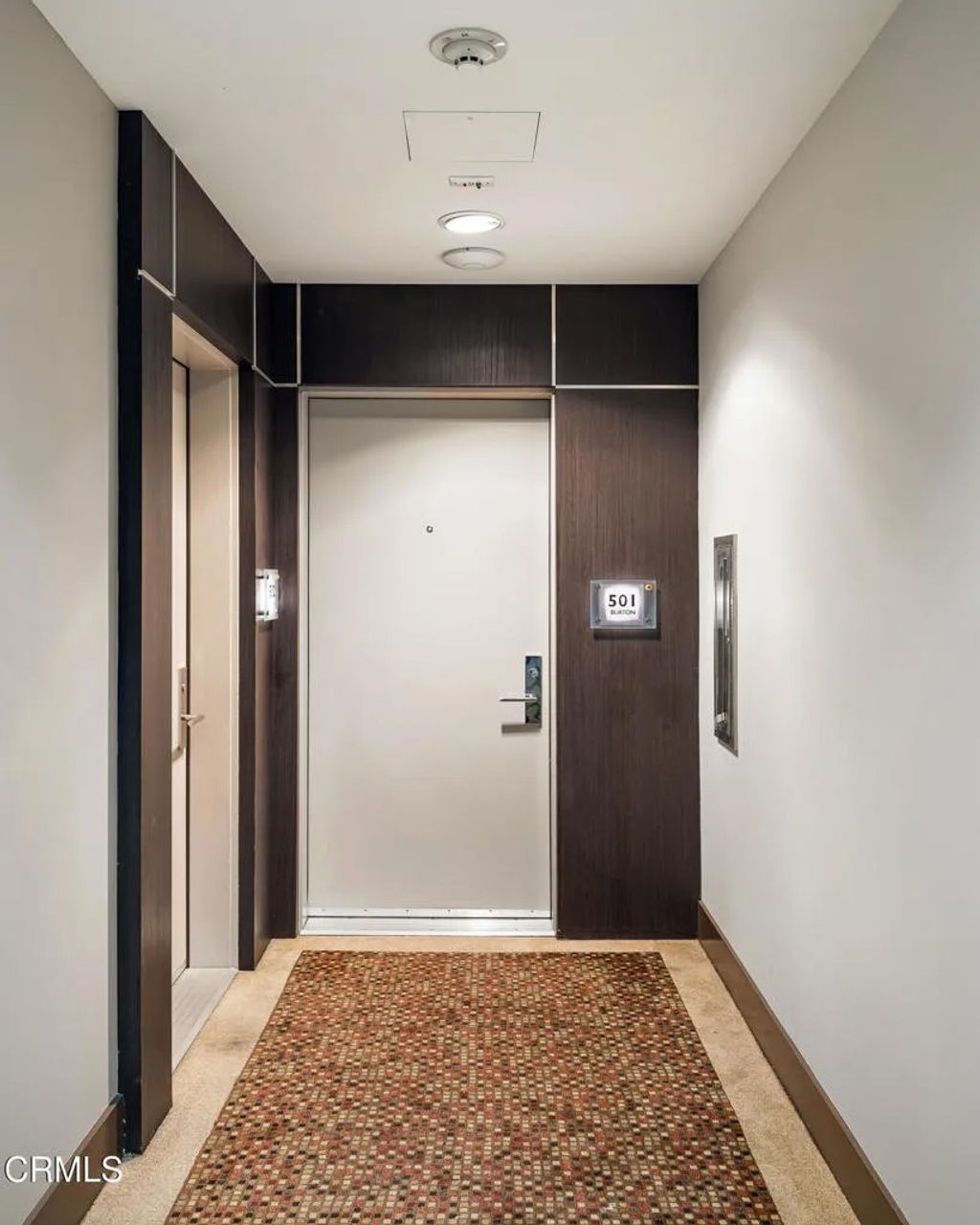 Photo of 133 S Los Robles Avenue #510, Pasadena, CA 91101 (MLS # P1-25121)