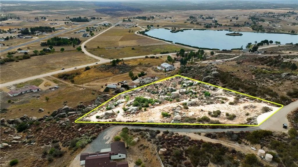 Photo of 654 Skyview, Aguanga, CA 92536 (MLS # SW25195632)