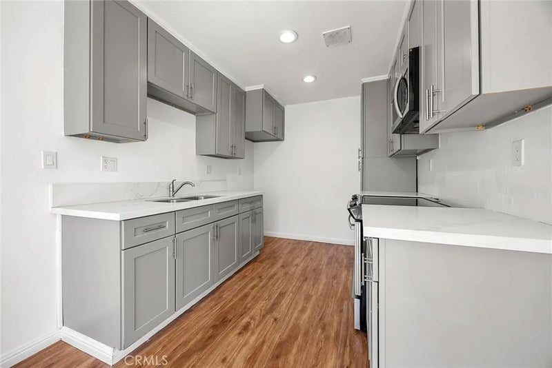 15500 Tustin Village 25
