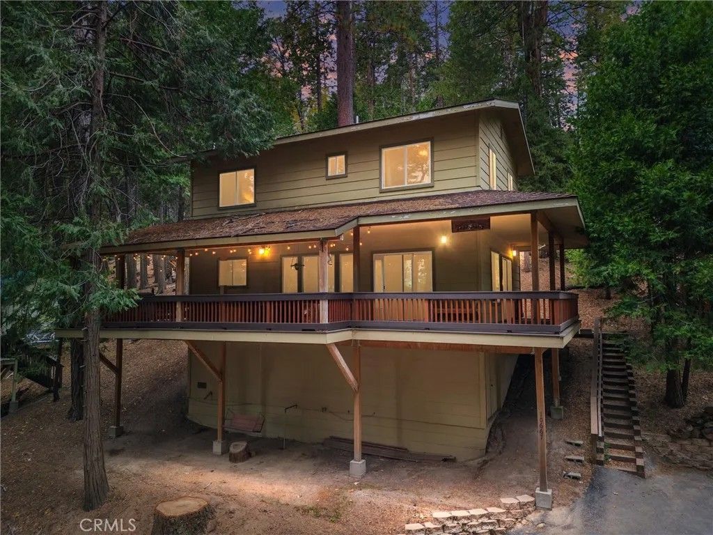 Photo of 10667 Conifer Ln, Wofford Heights, CA 93285 (MLS # NS26032988)