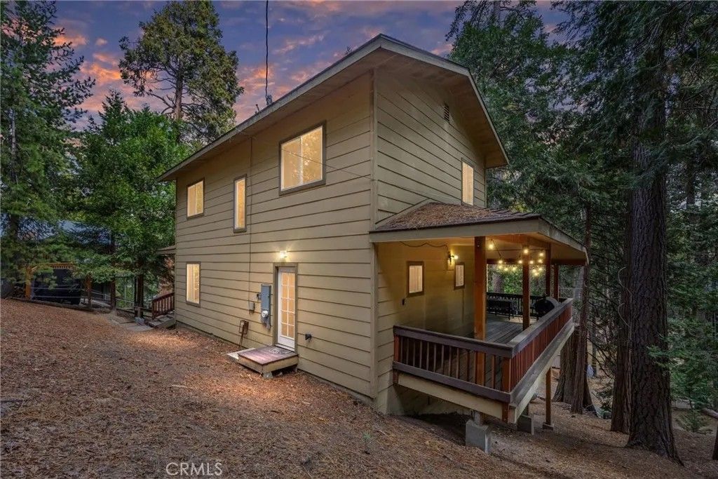 Photo of 10667 Conifer Ln, Wofford Heights, CA 93285 (MLS # NS26032988)