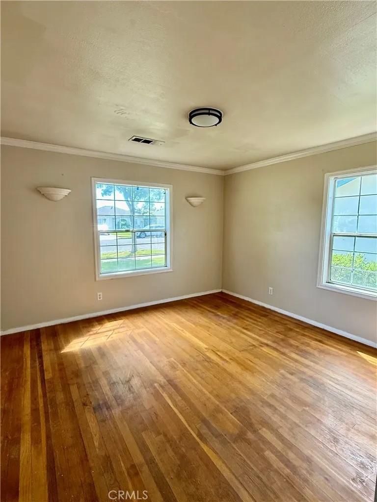 1127 W 23rd