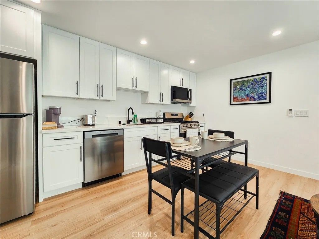 Photo of 22131 Bassett Street, Canoga Park, CA 91303 (MLS # SR25273555)