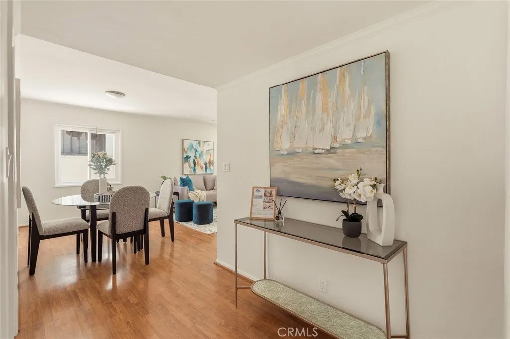 1231 N Columbus 2d