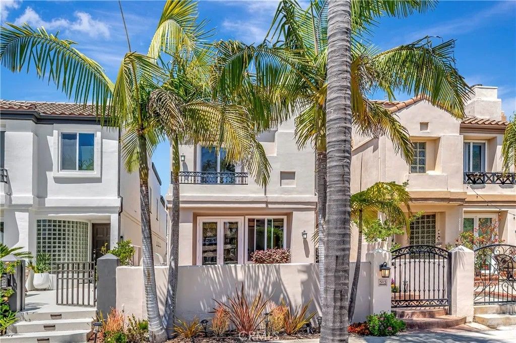 Photo of 515 20th Street, Huntington Beach, CA 92648 (MLS # OC26092524)