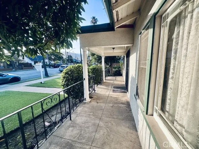 1038 N Azusa Avenue