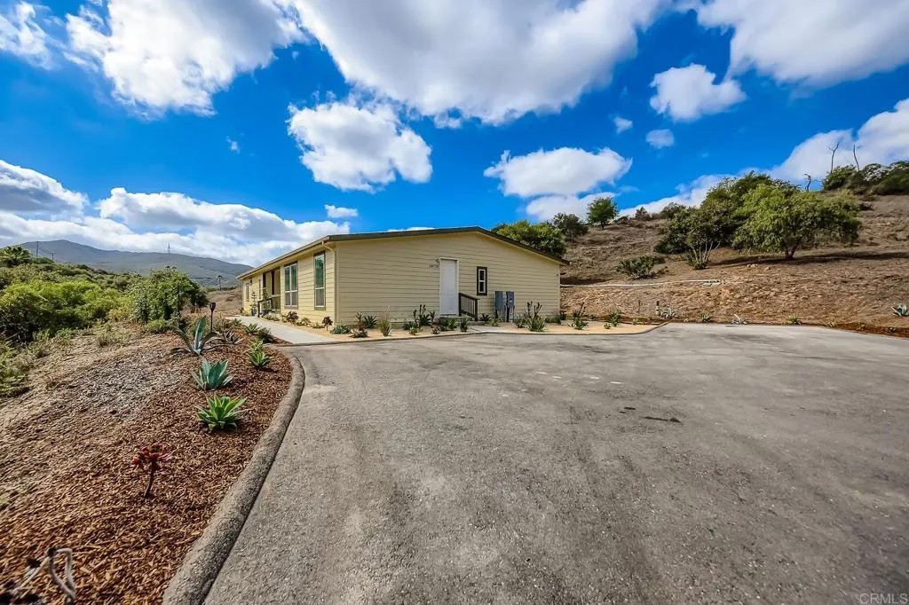 28720 N Twin Oaks Valley Road